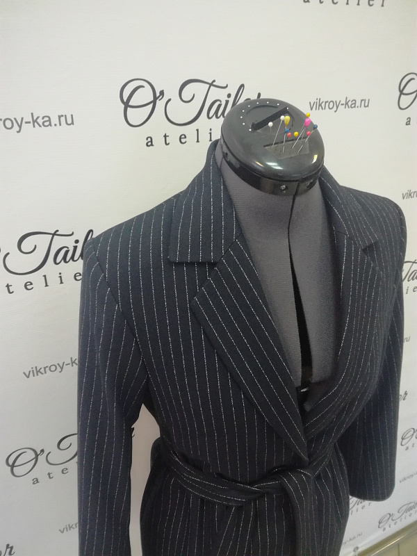 Пиджак свободного покроя под пояс